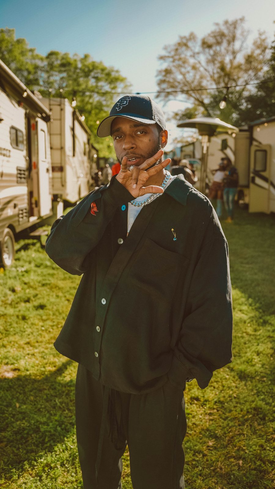6LACK in studio